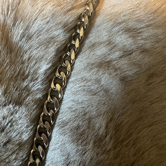 Guess mini over shoulder bag. Gold  and silver finishings, patterned. - Picture 4 of 9